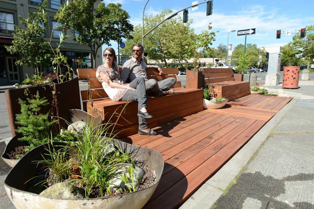 2365-SustainableConnections_Parklet